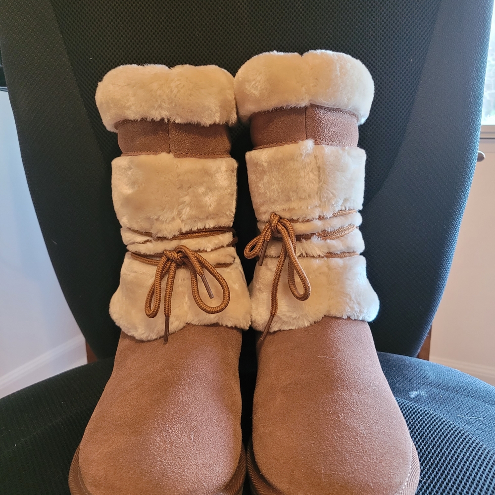 Natural Reflections Tan and Cream Winter Boots